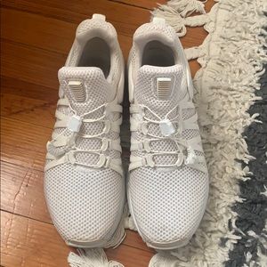 Women’s Nike shoes